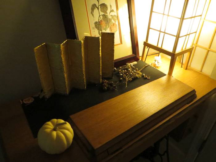 miniature golden Japanese screen