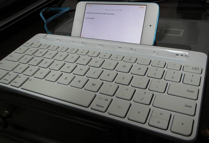 ms universal portable keyboard with iPod