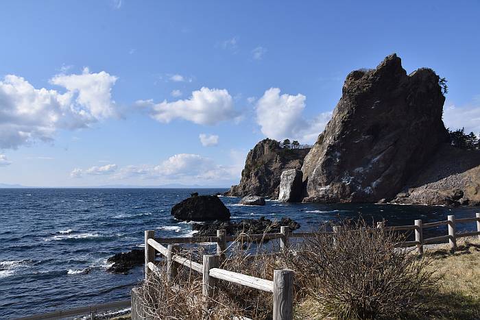 sea of japan aomori coast plastics