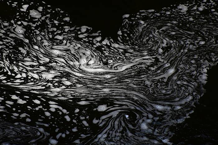 foam patterns capilano river bc