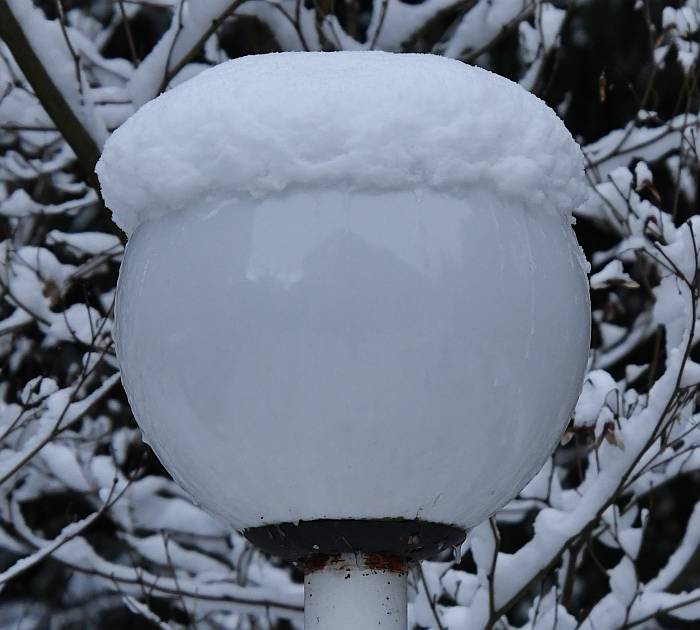 snow-topped muffin park lamp